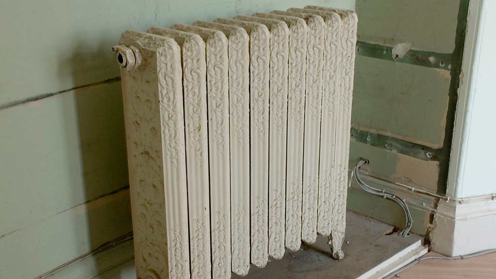 How to build a radiator cover out of wood?