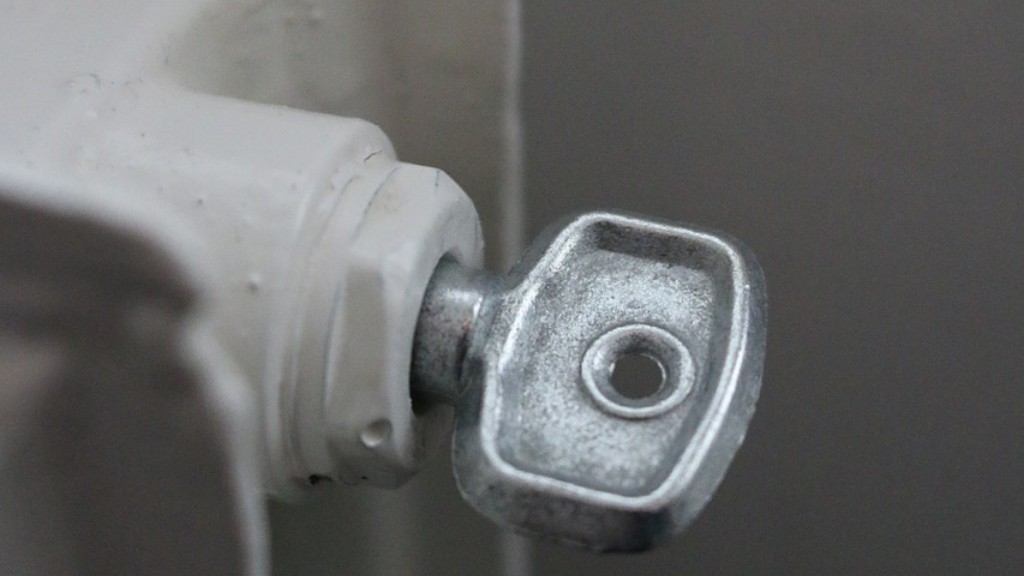 How does a radiator drain valve work?